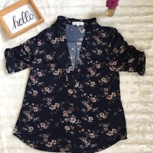 ⭐️Host Pick⭐️Anthropologie V-Neck Blouse Size LG